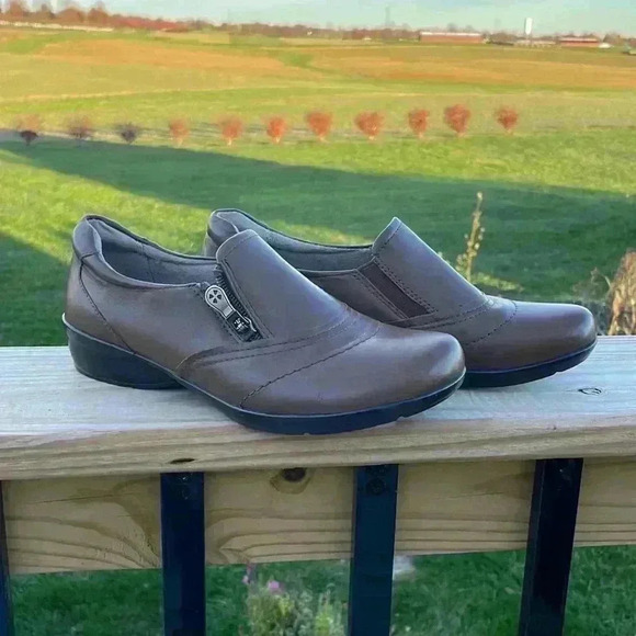 Naturalizer women’s size 7.5 with Contour 5 for increased comfort slip on shoes - Picture 1 of 12